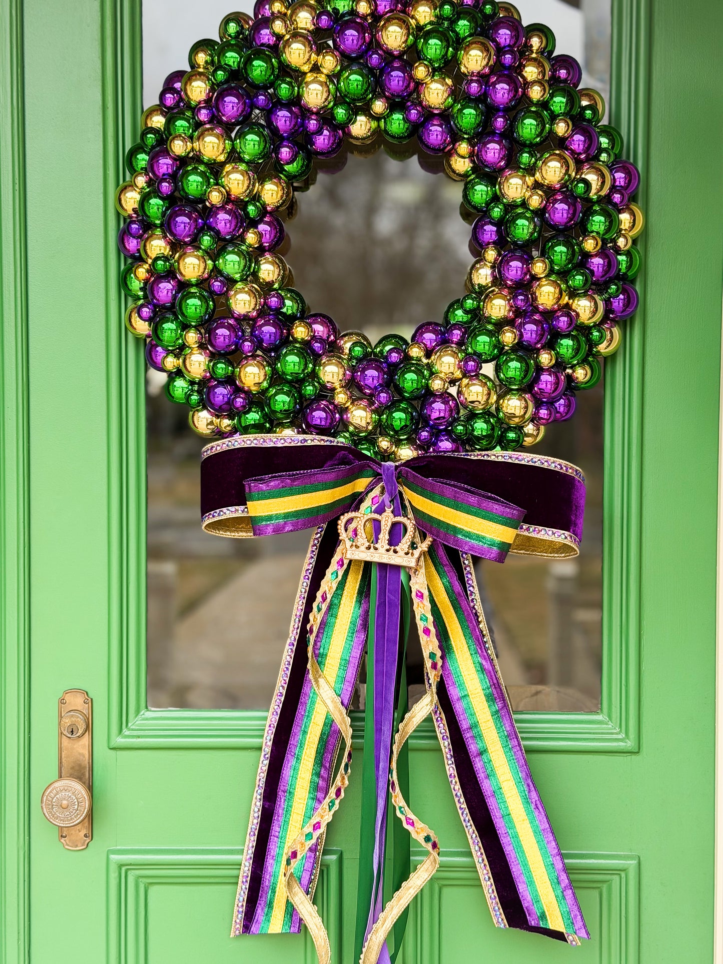 Maison de Couronne Mardi Gras Wreath | Luxury Beaded Ornament Wreath with Crown Ornament & Velvet Bow
