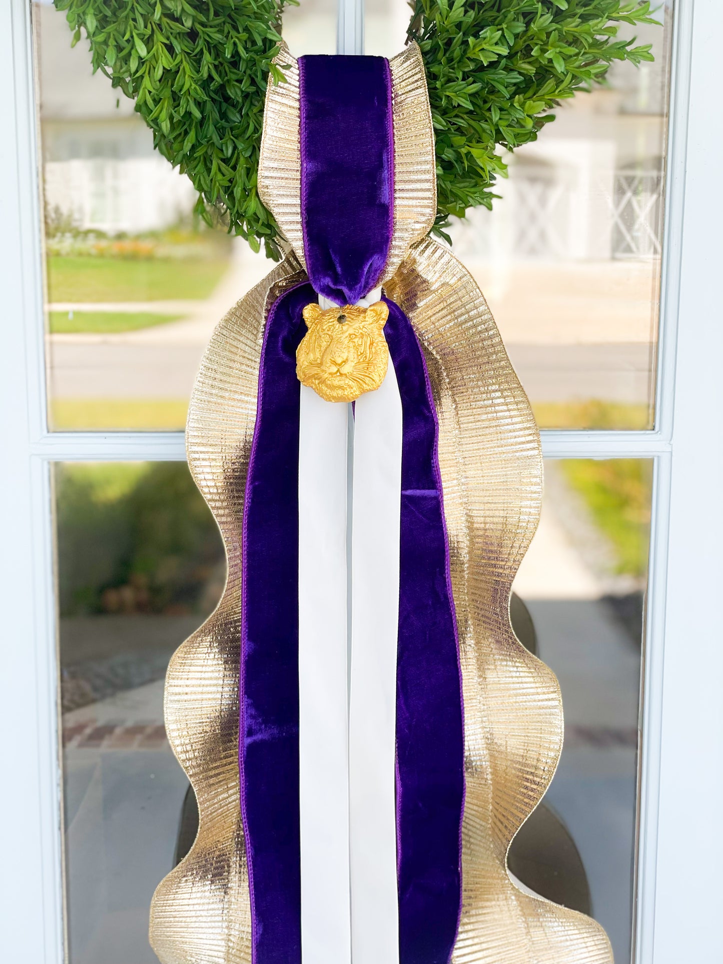 Golden Girl Lux Wreath And Sash With Tiger Head