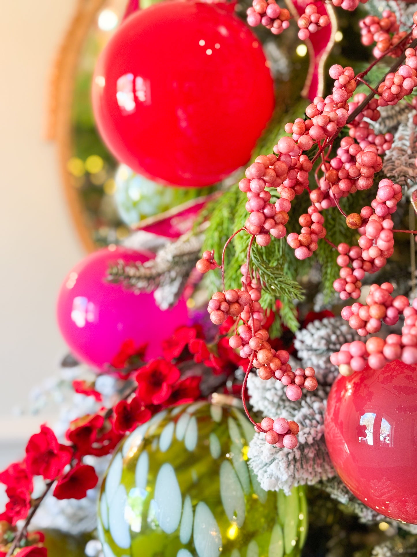 The Fleur Noel Christmas Tree Blanc Box