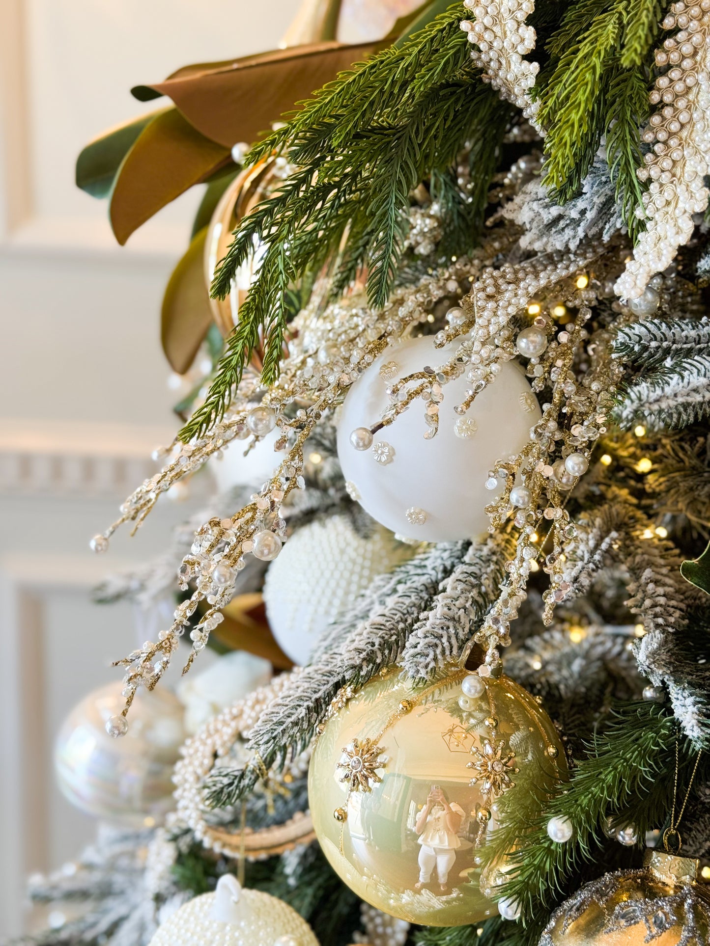 The Versailles Noel Christmas Tree Blanc Box