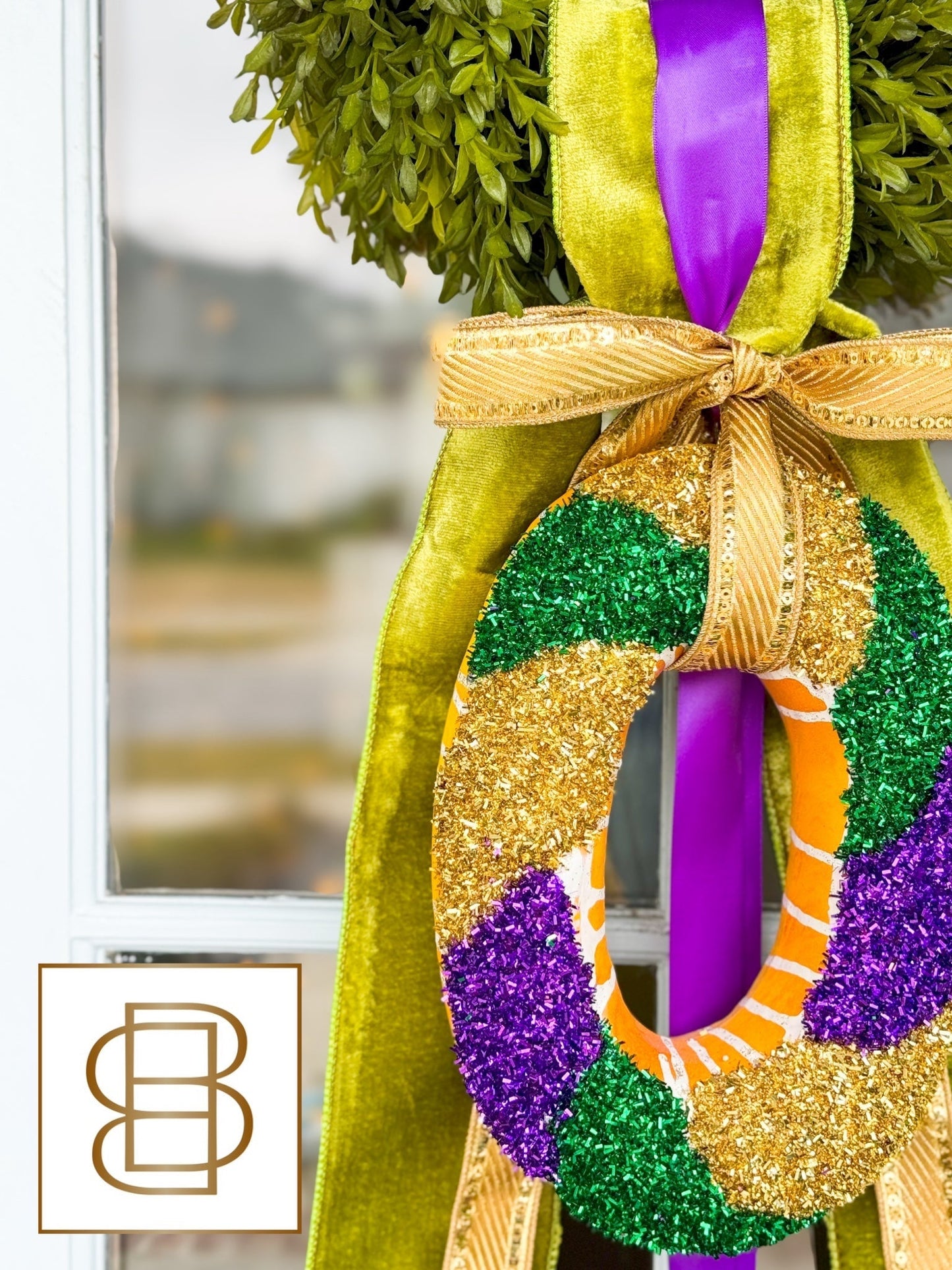 The King Cake Tea Leaf Wreath And Sash LARGE