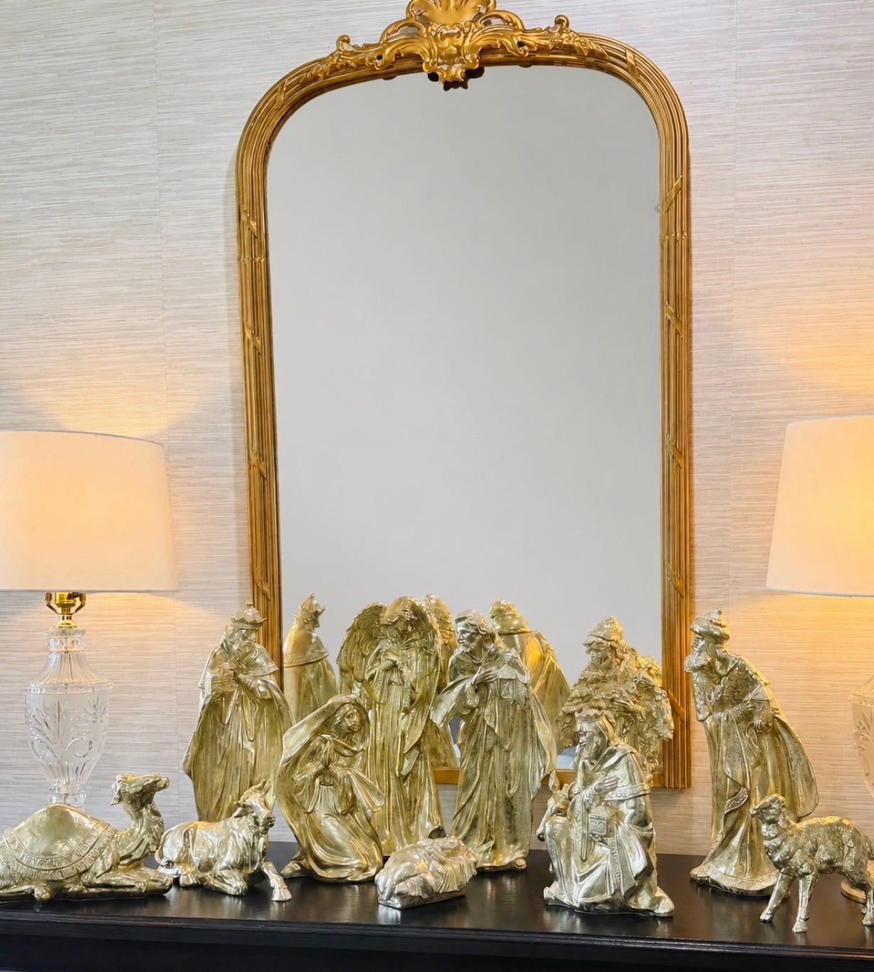 12 piece nativity set, Gold
