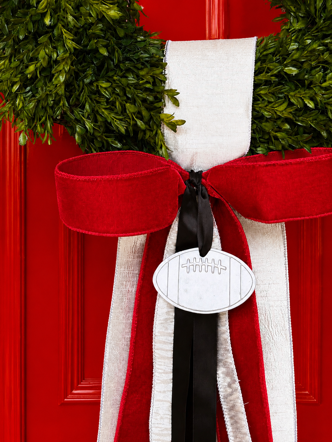 The Scarlet Society Tea Leaf Wreath