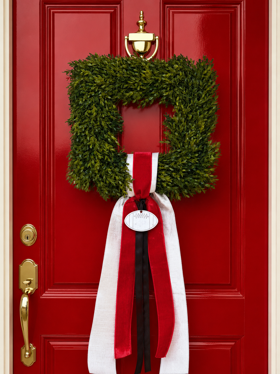 The Columbus Crest Tea Leaf Wreath