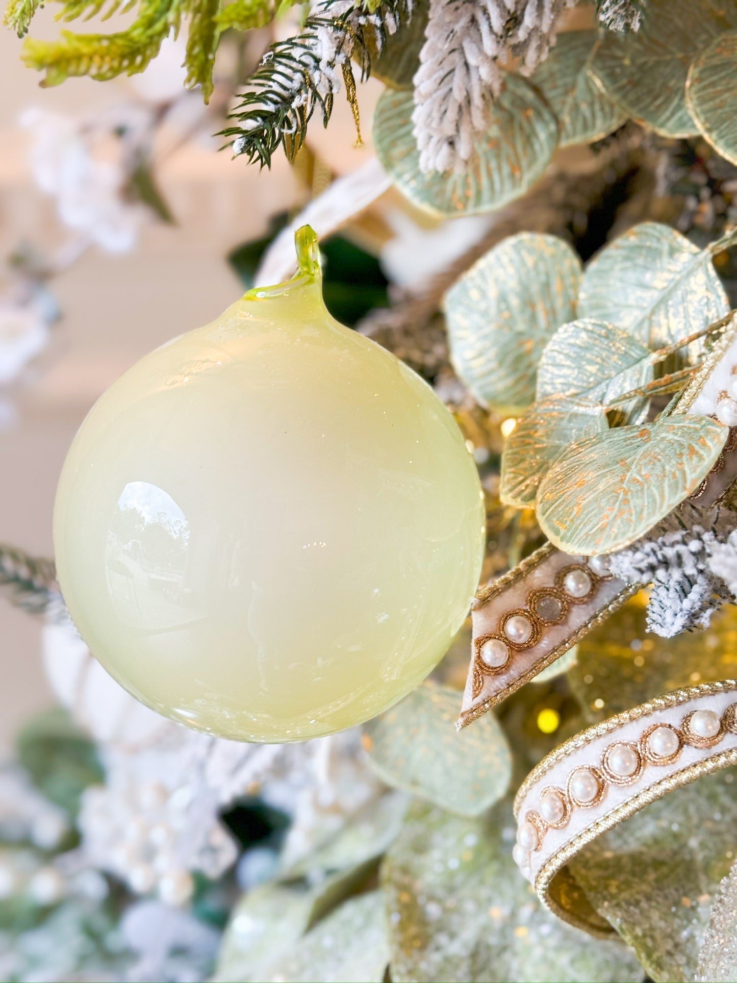 The St. Germain Ornament Blanc Box