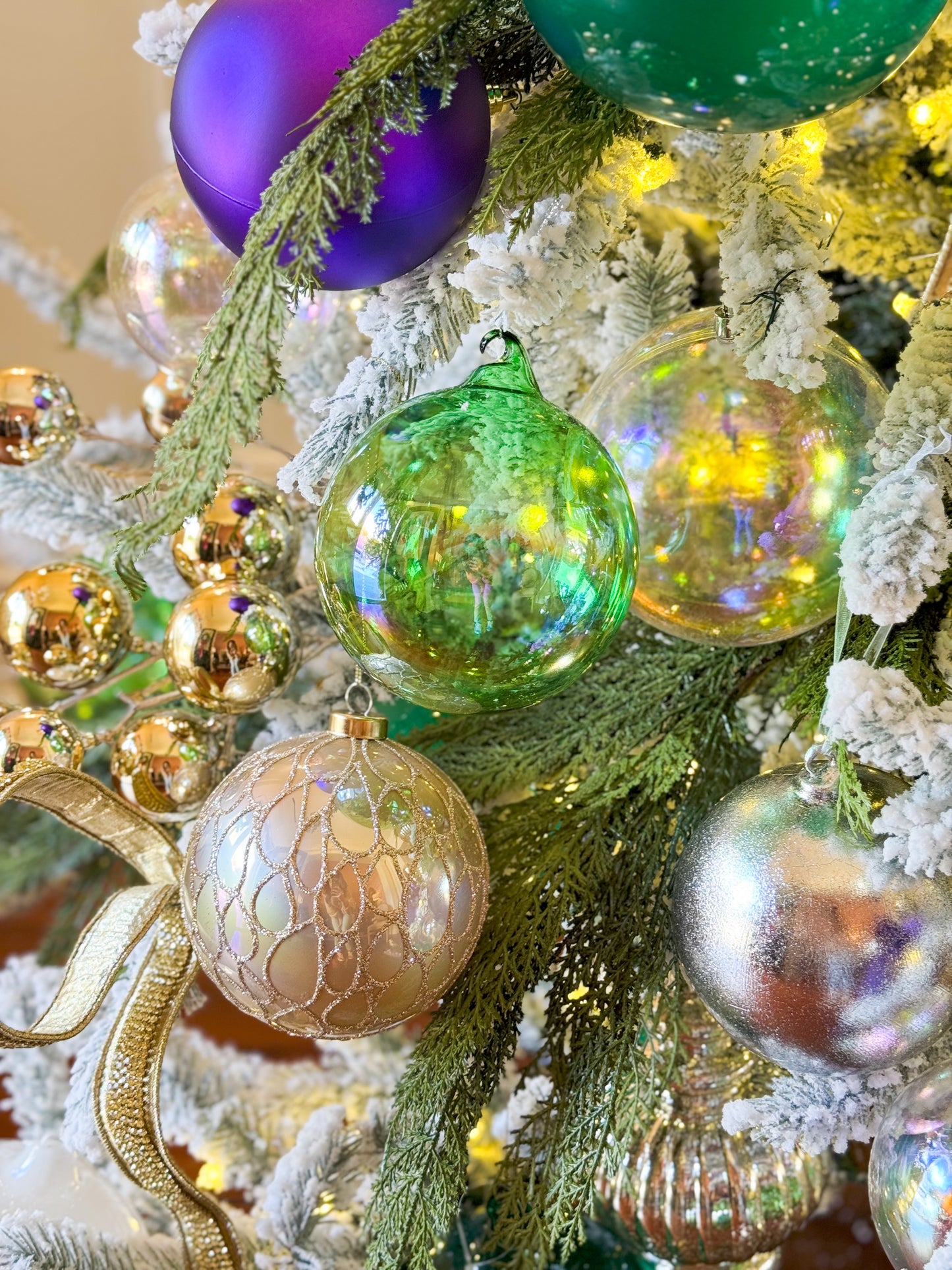 The St. Charles Mardi Gras Tree Blanc Box