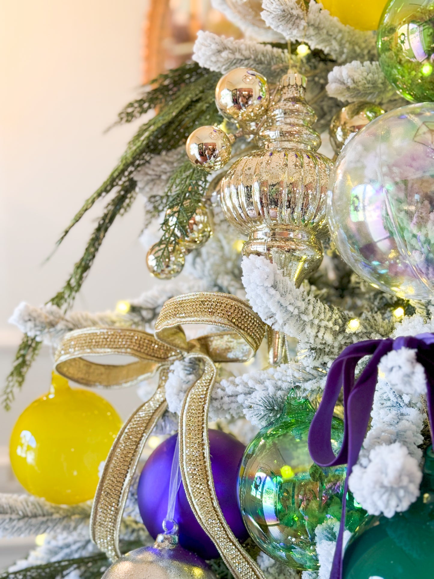 The St. Charles Mardi Gras Tree Blanc Box