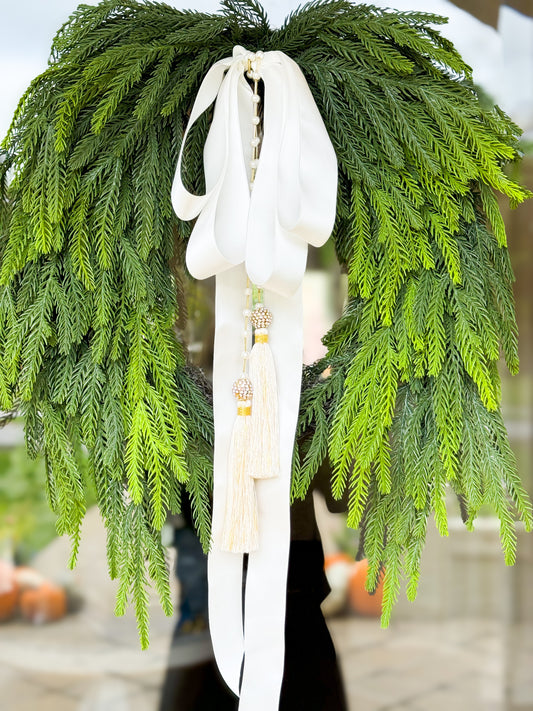 The Prancer Wreath With Bow And Tassel