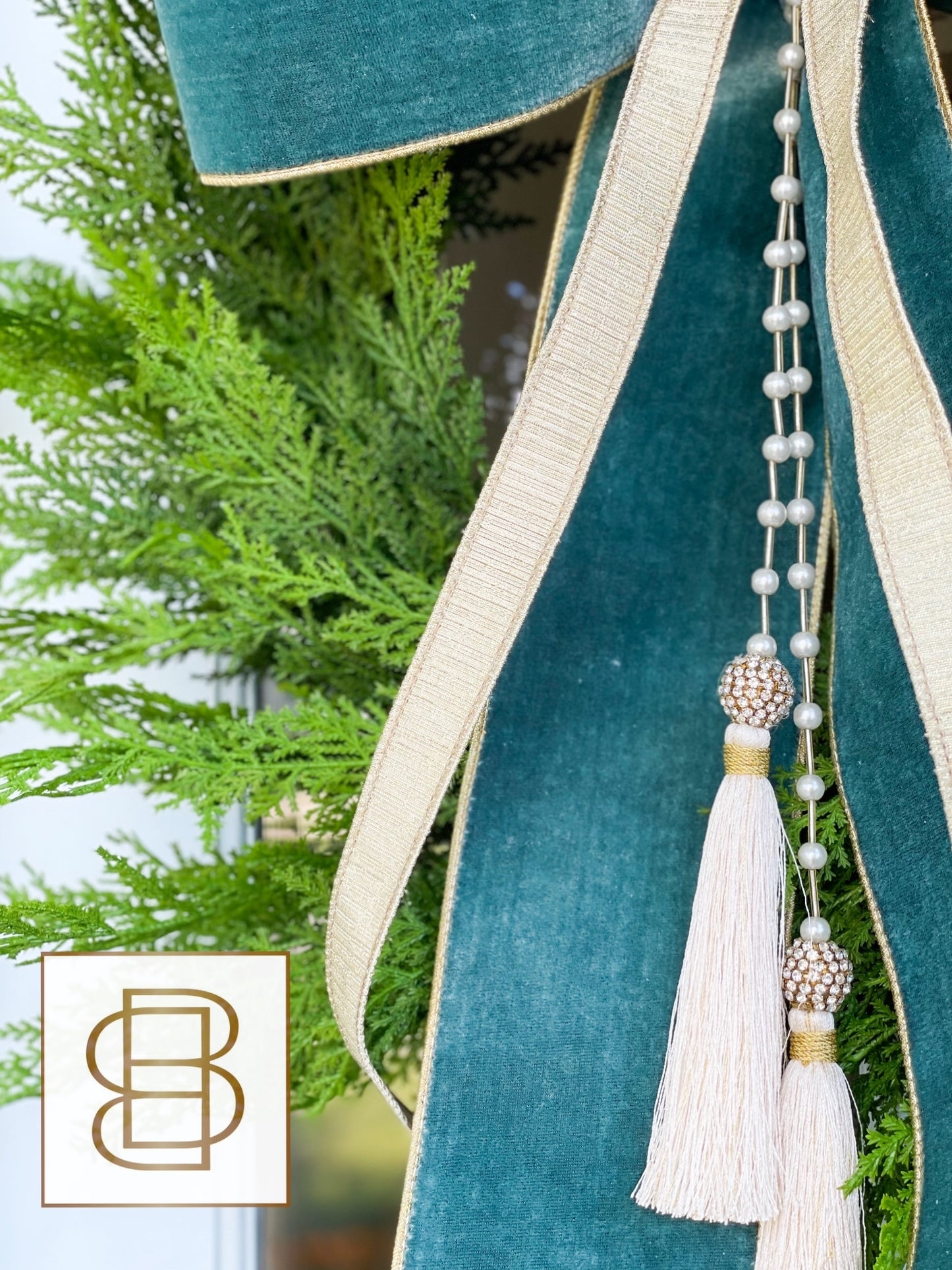 The Celadon Noel Cypress Wreath And Bow With Pearl Tassel