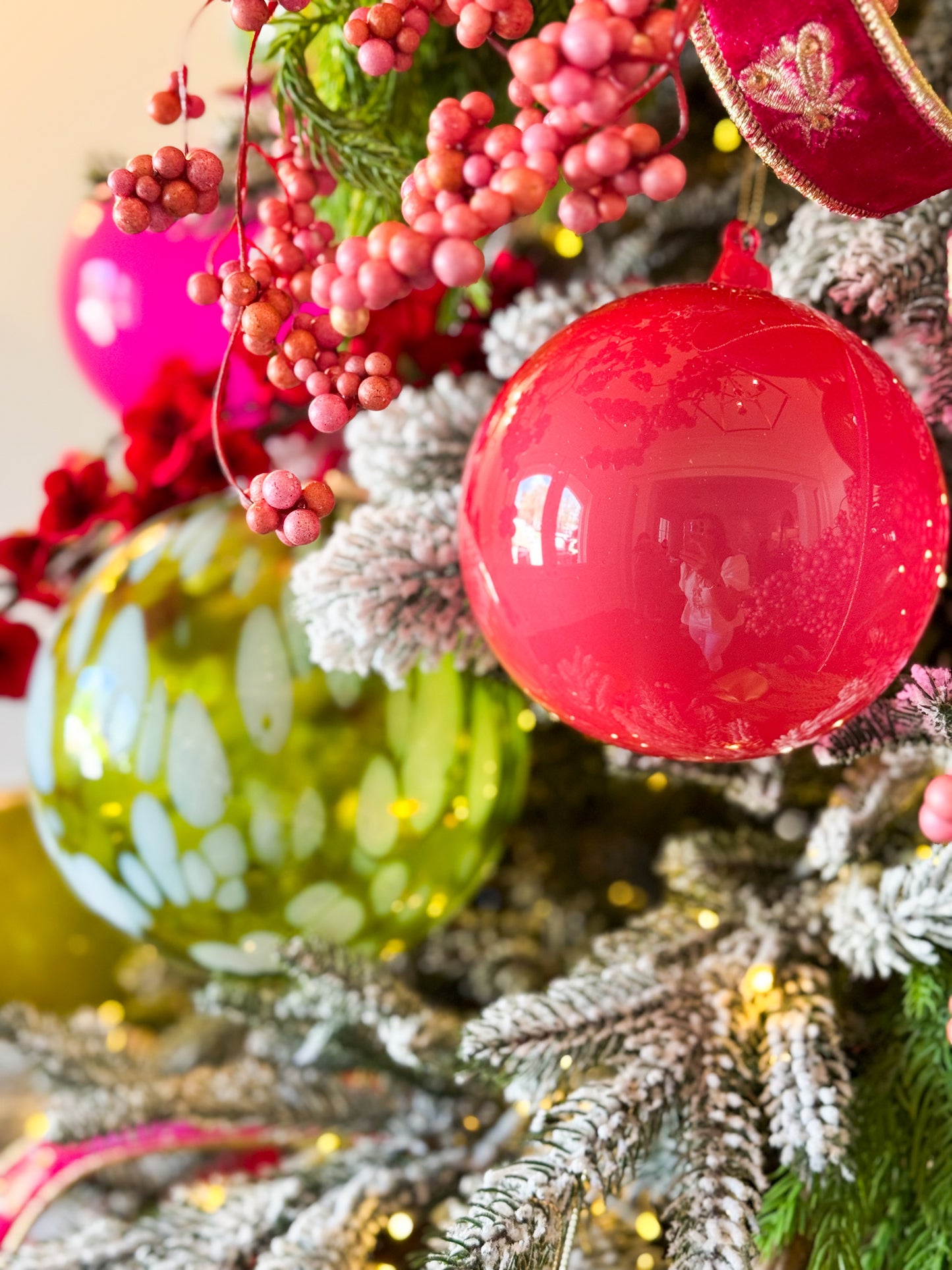 The Fleur Noel Christmas Tree Blanc Box