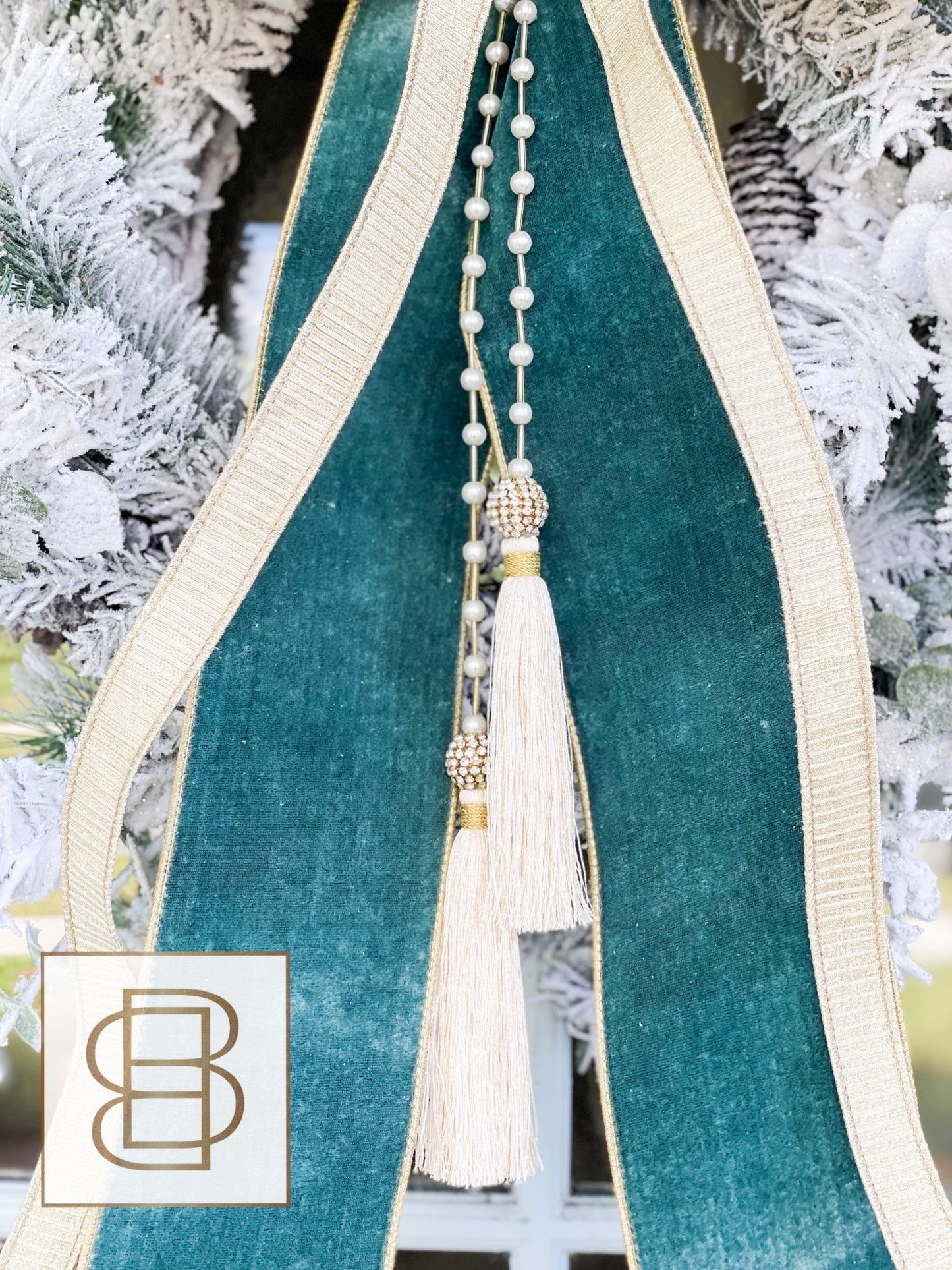 The Celadon Noel Flocked Wreath And Bow With Pearl Tassel