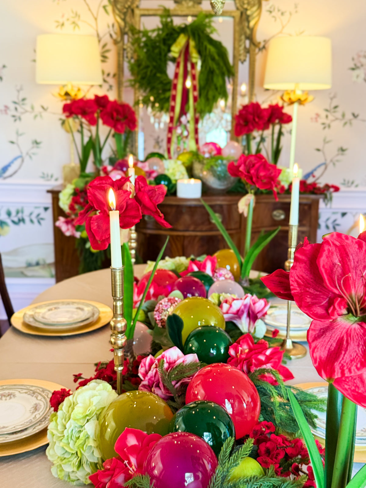 Maison de Tulipes Tablescape/Mantle Box