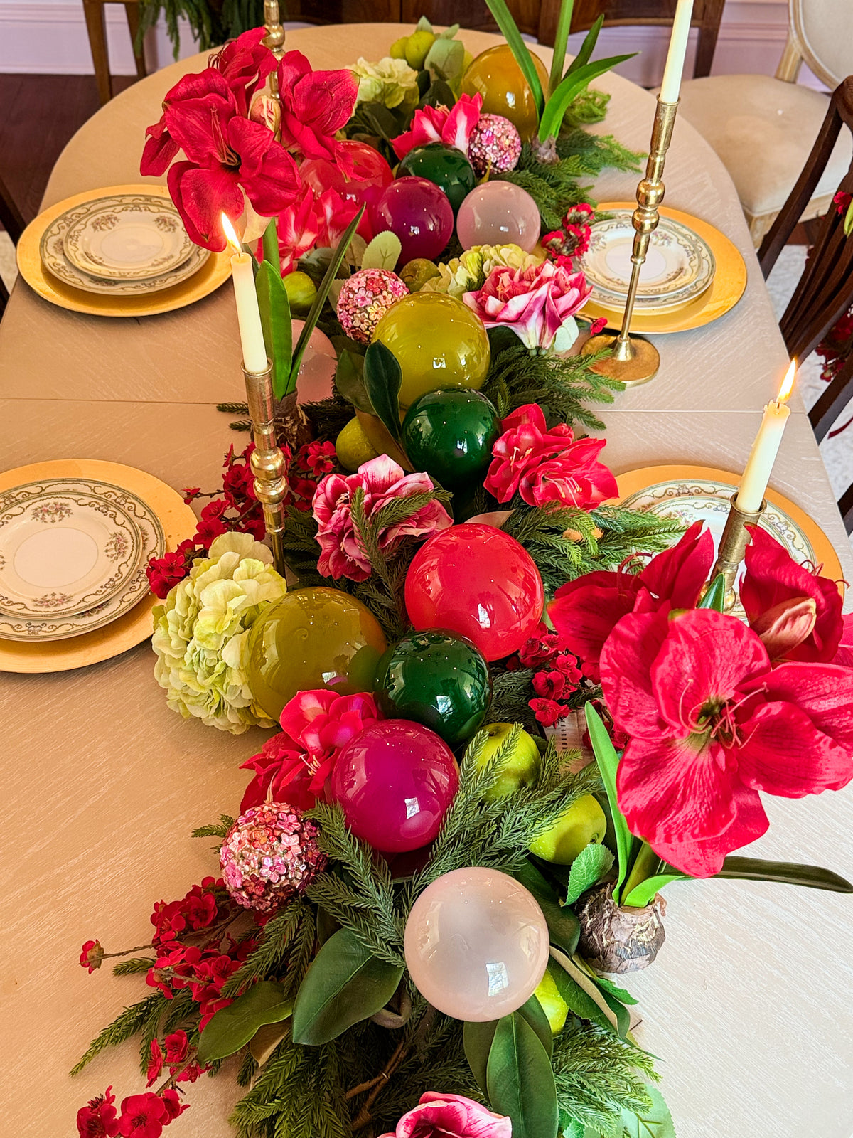 Maison de Tulipes Tablescape/Mantle Box