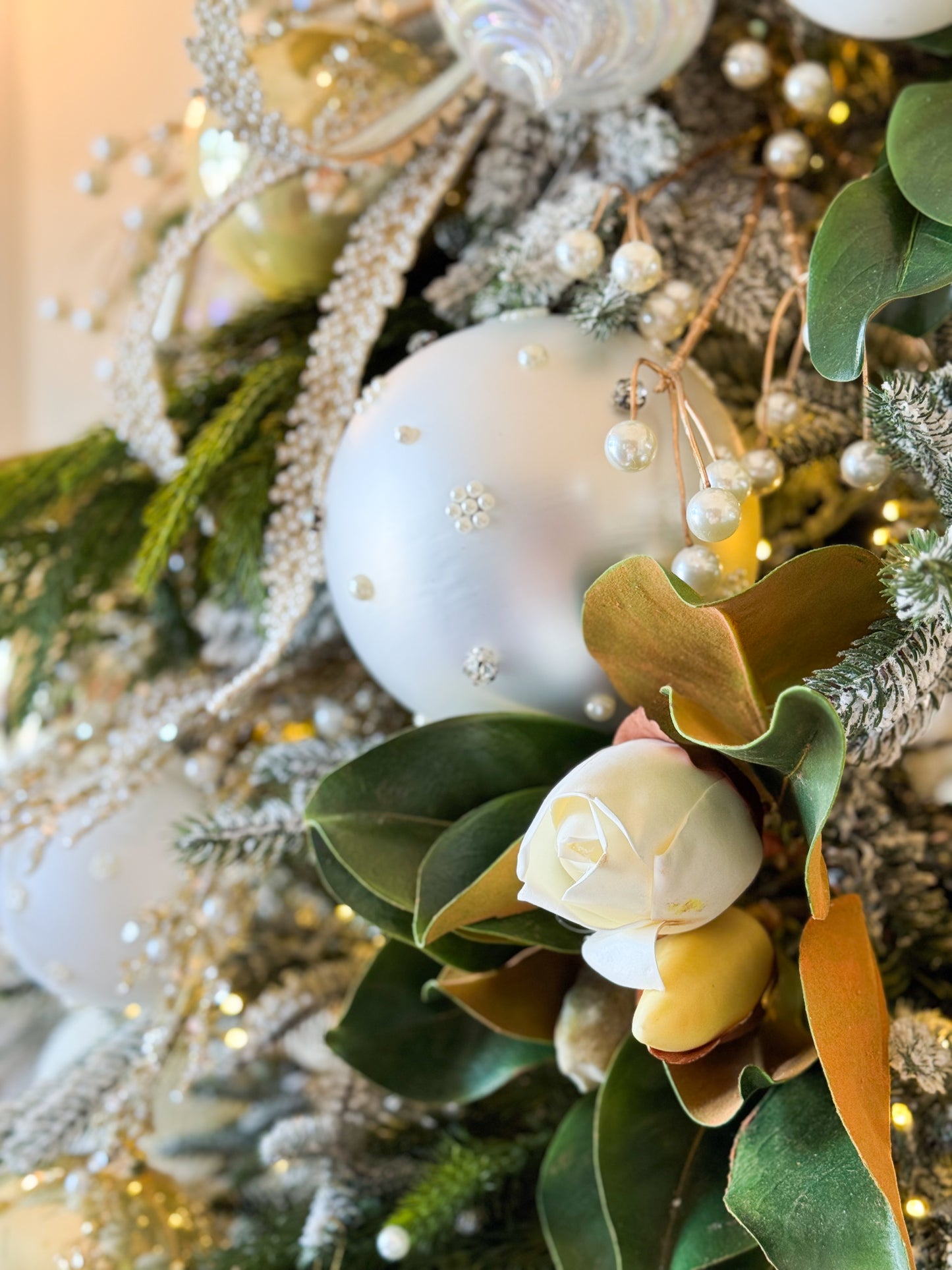 The Versailles Noel Christmas Tree Blanc Box