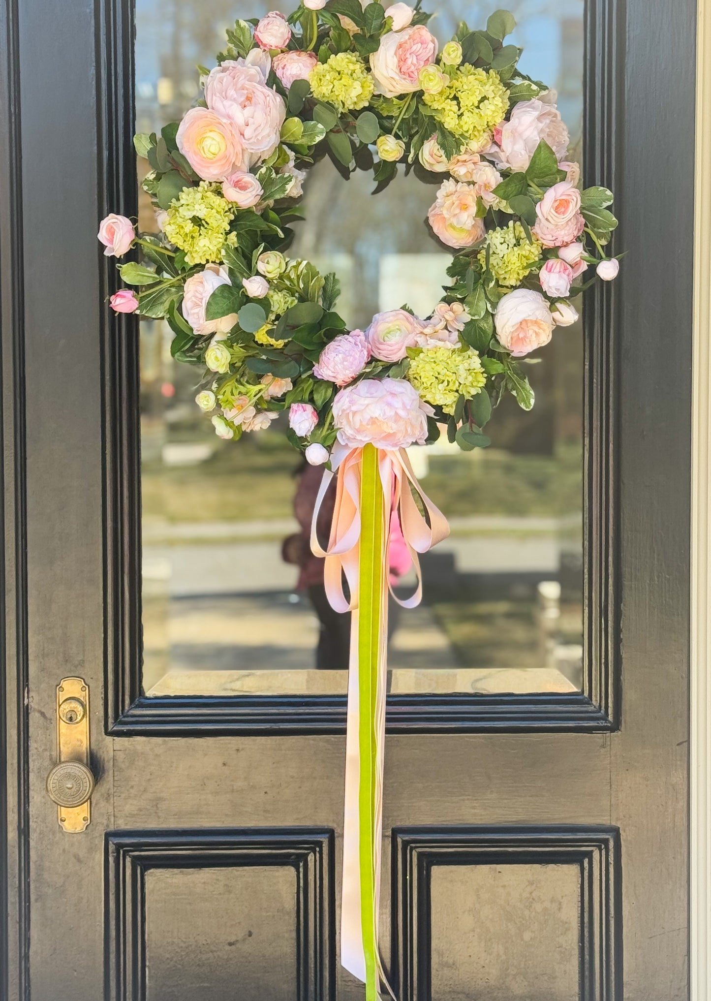 Lux Bloom Wreath And Bow