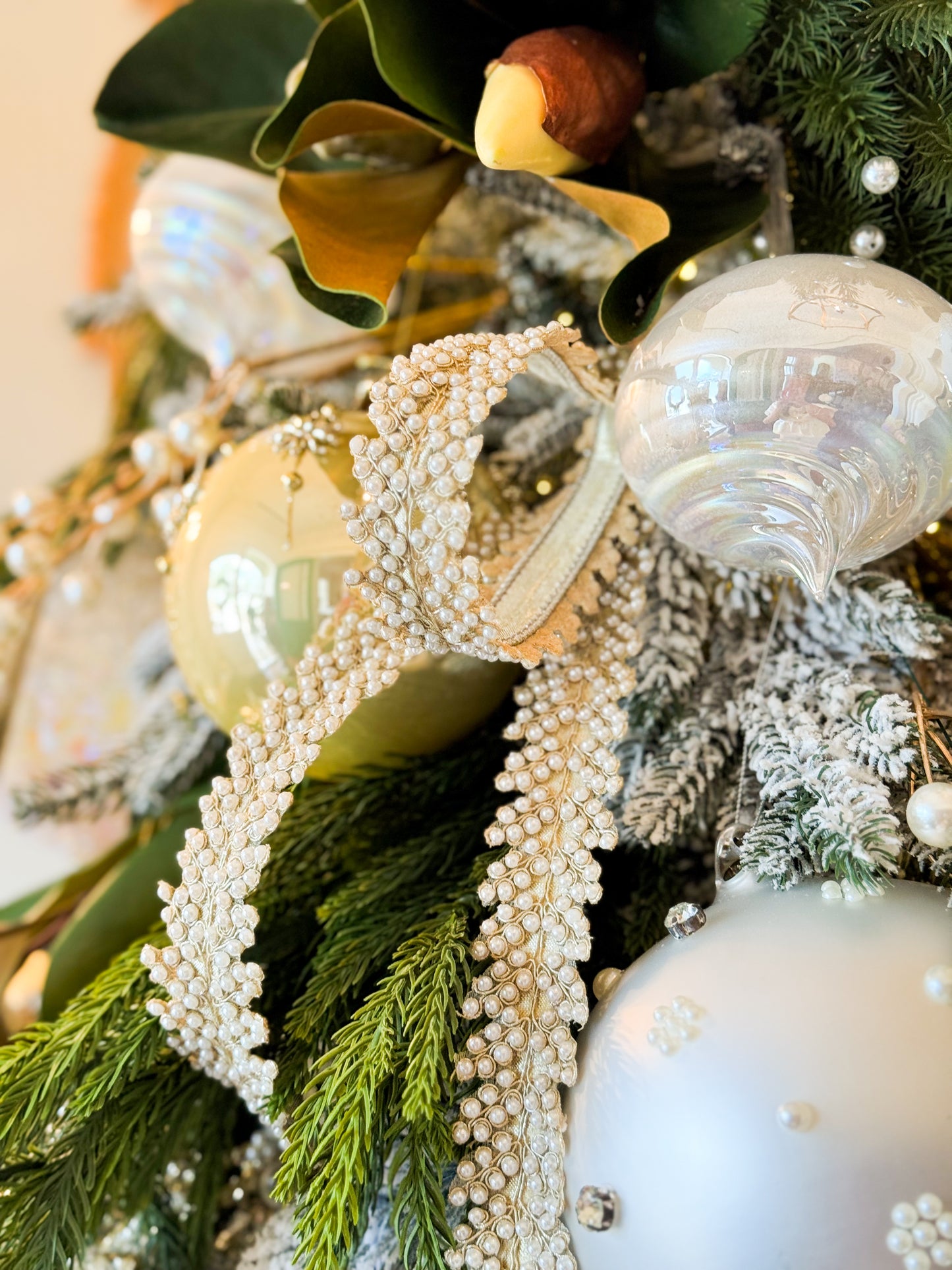 The Versailles Noel Christmas Tree Blanc Box