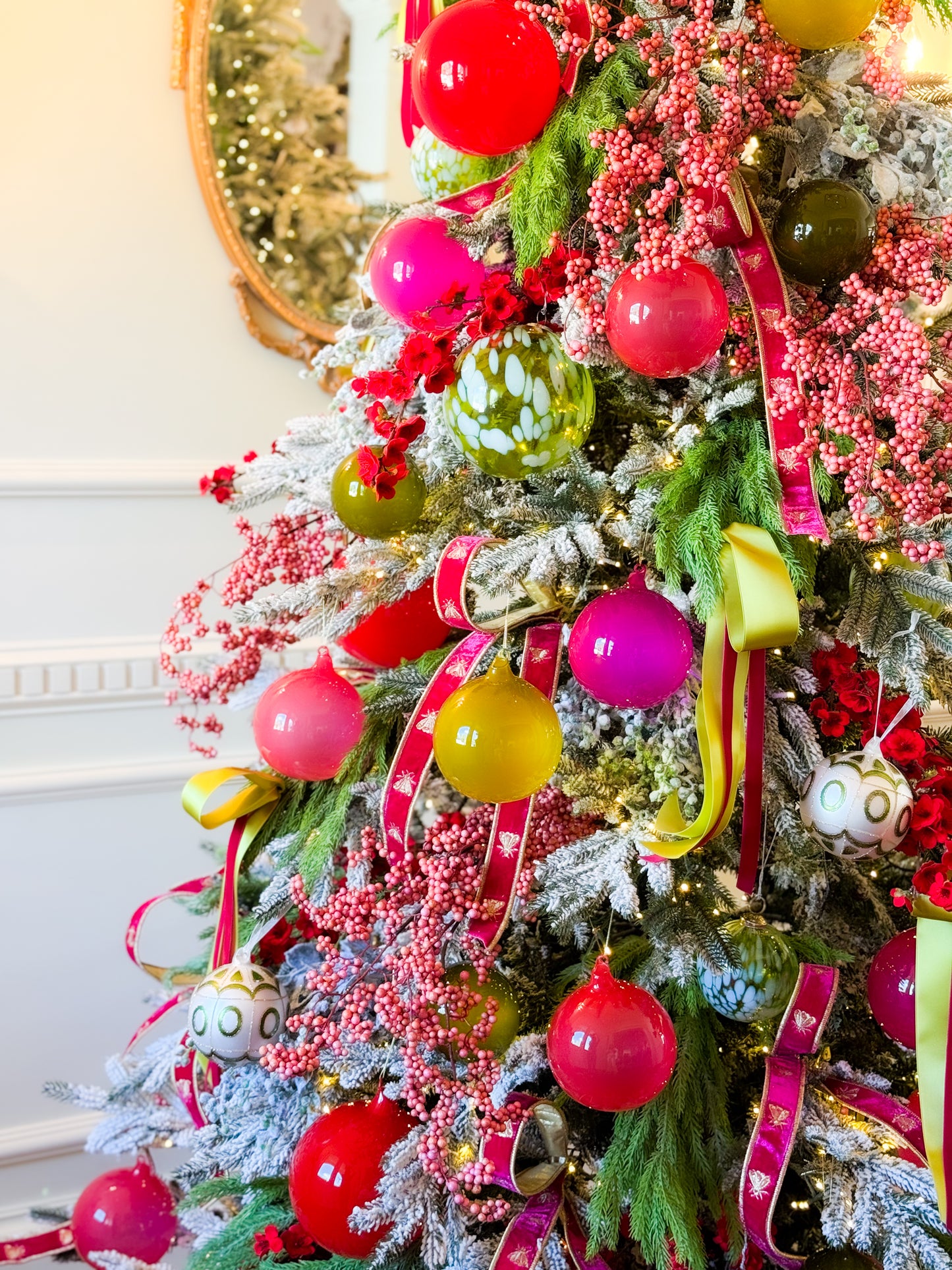 The Fleur Noel Christmas Tree Blanc Box