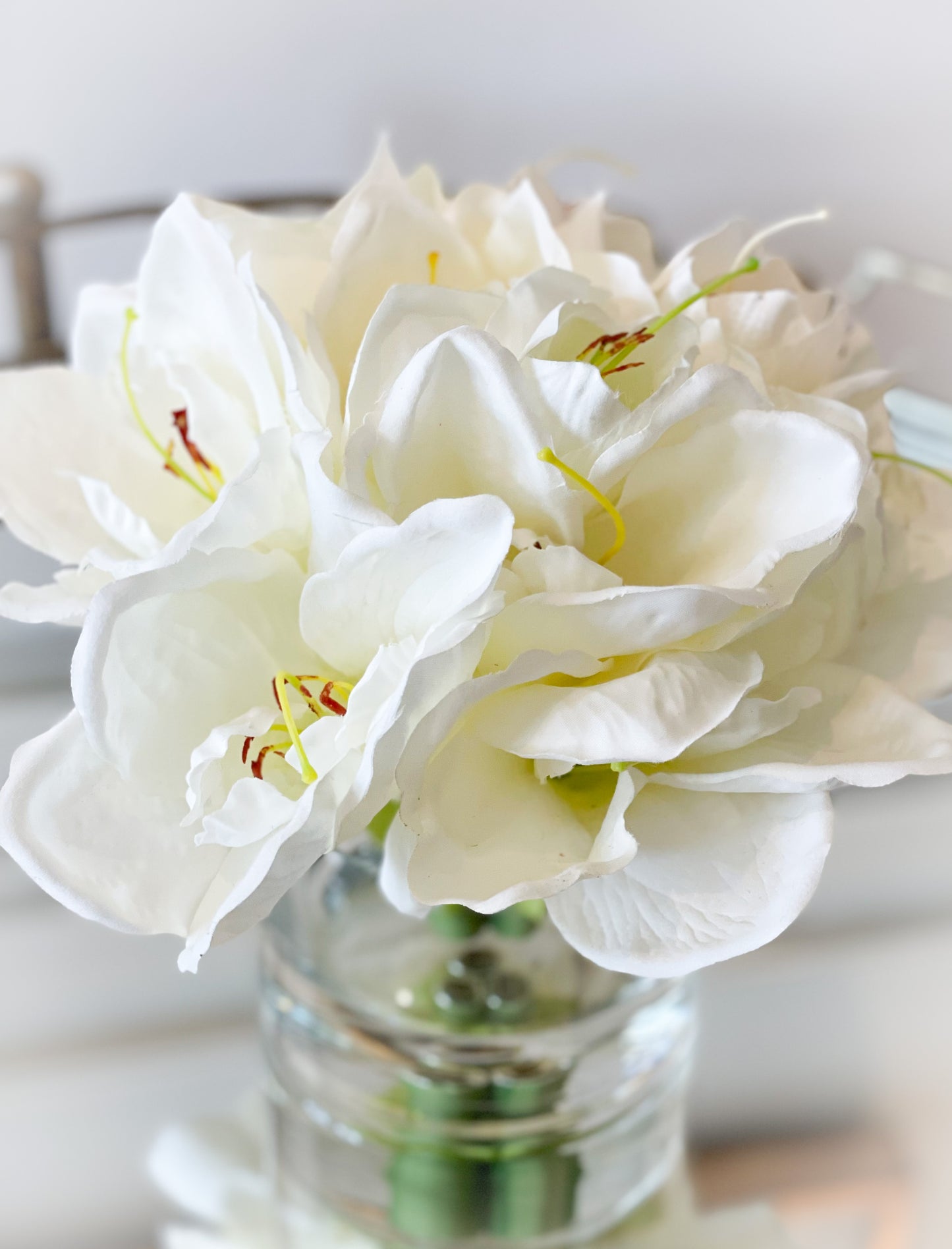 Cream Amaryllis Bouquet Glass Vase With Acrylic Water