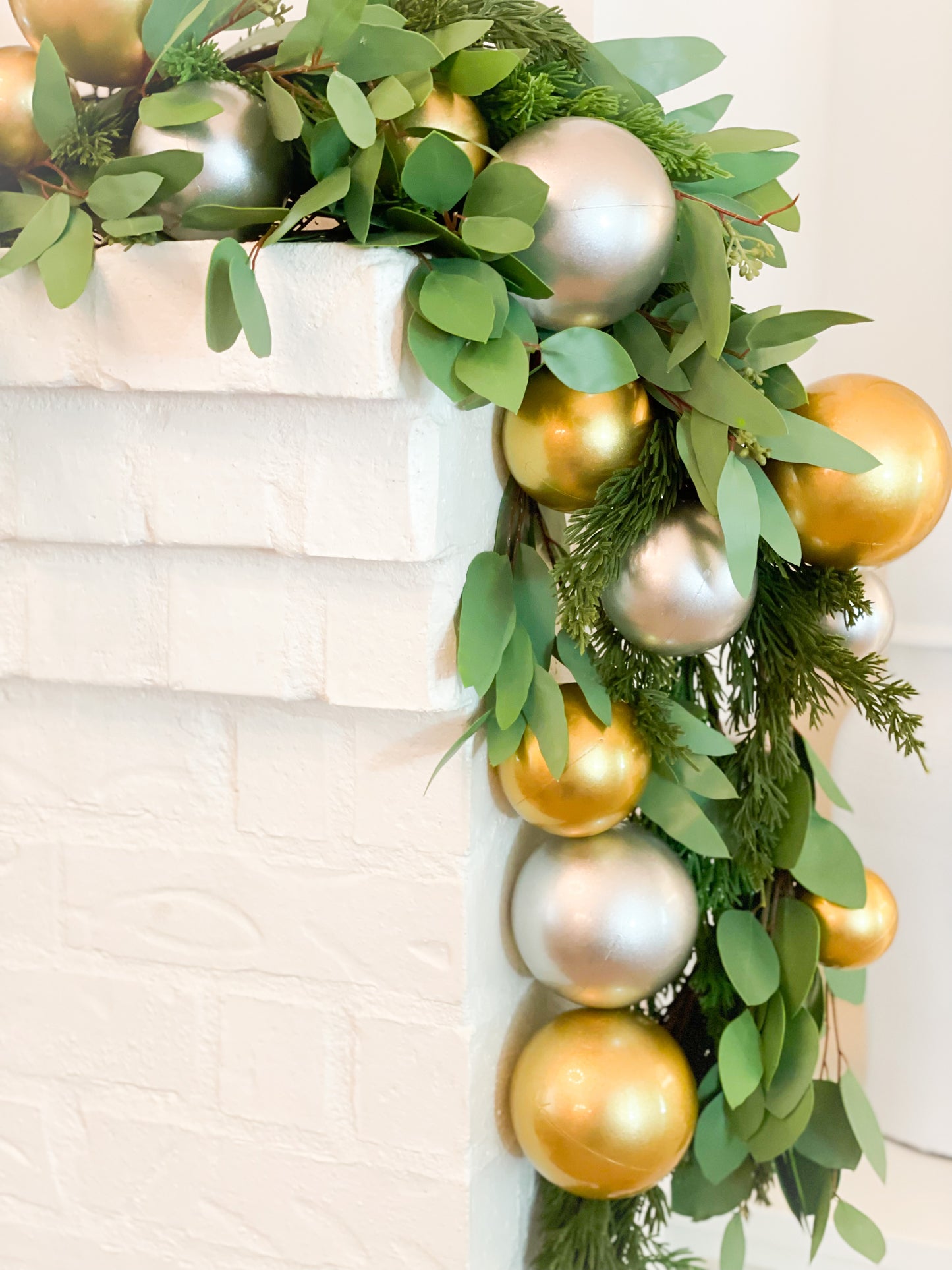 10’ Gold And Silver Matte Ornament Garland